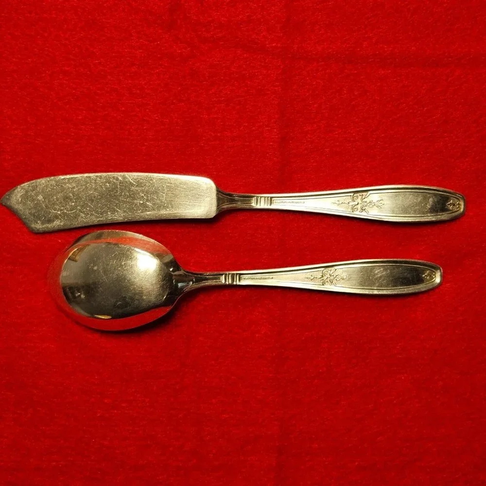 1847 Rogers Bros Silver-Plate Silverware Butter Knife & Sugar Shell‎